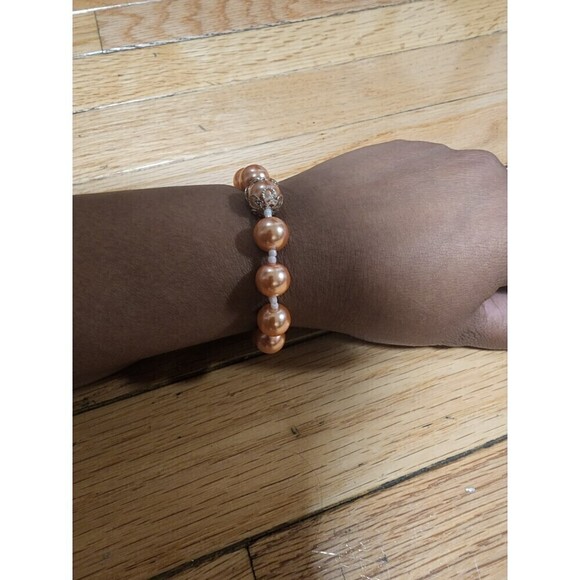 Elegant Peach Faux Pearl Stretch Bracelet - Picture 3 of 6